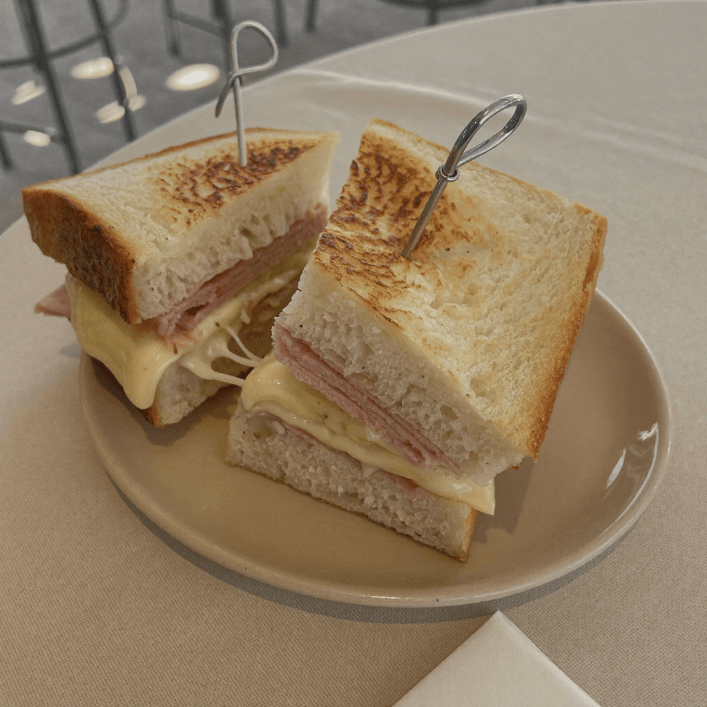 Tostado de jamón y queso