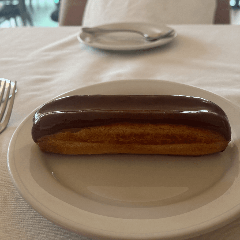Éclair de chocolate